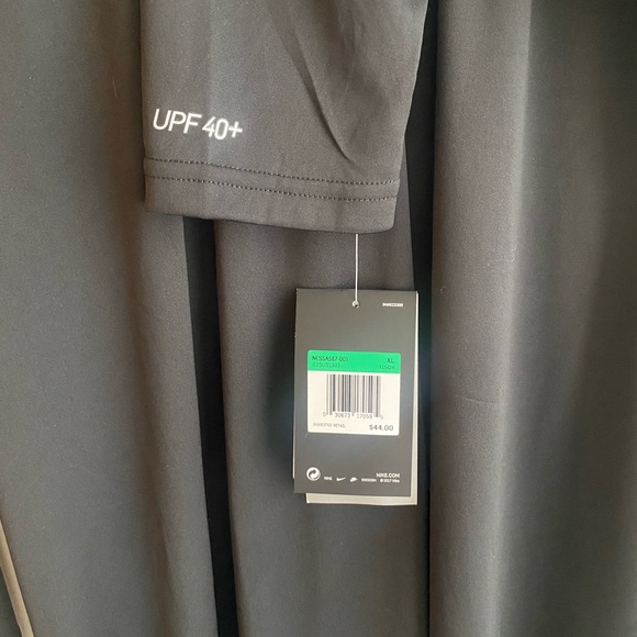 *NWT NIKE DriFit Top - Picture 3 of 3